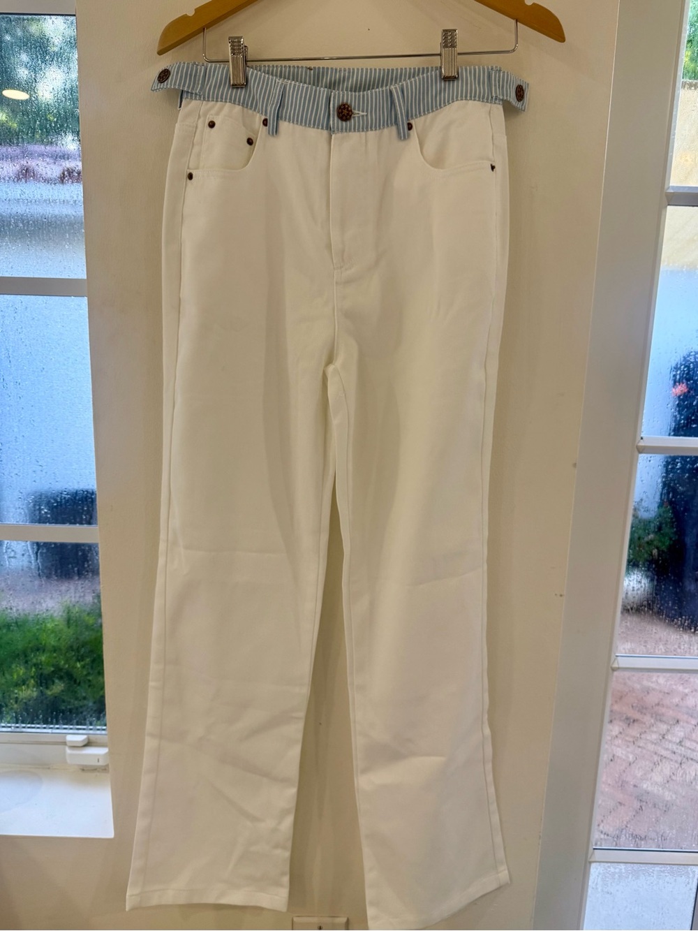 XS Women’s White Jeans